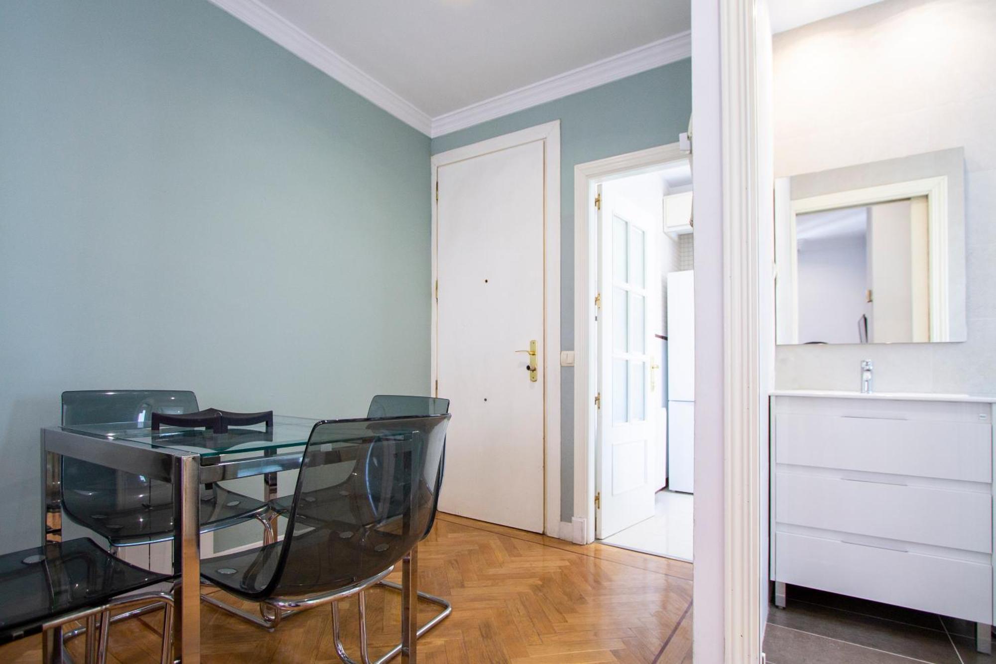 Apartamentos Dali Madrid Exterior photo