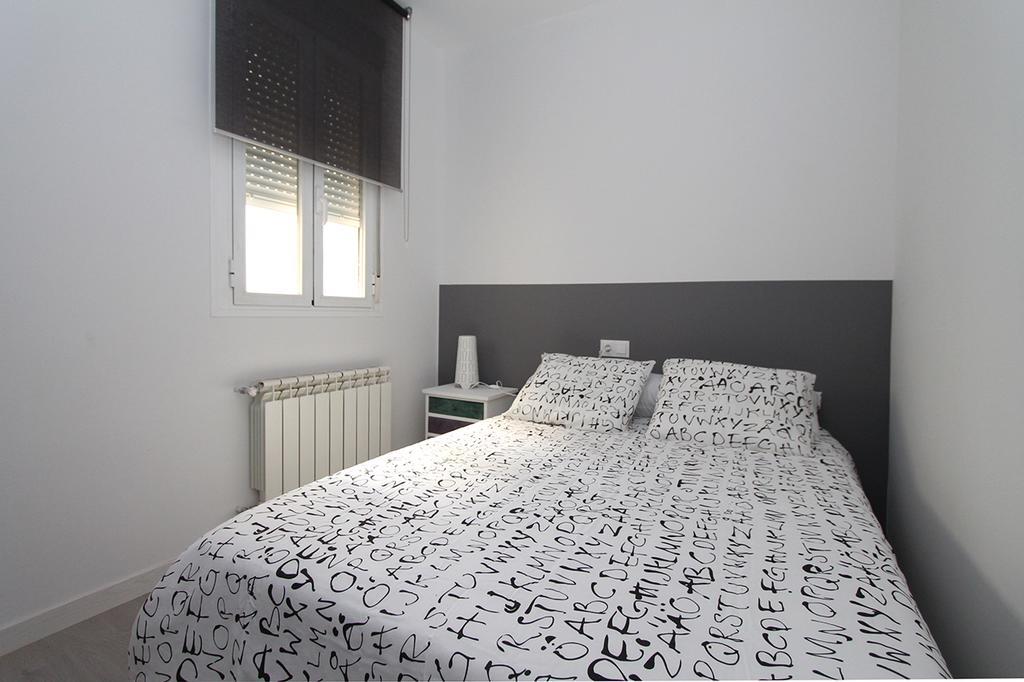Apartamentos Dali Madrid Room photo