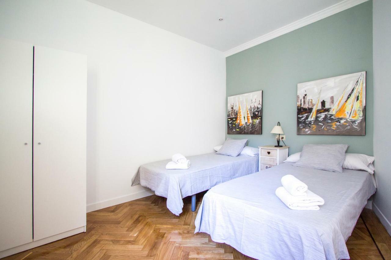 Apartamentos Dali Madrid Exterior photo