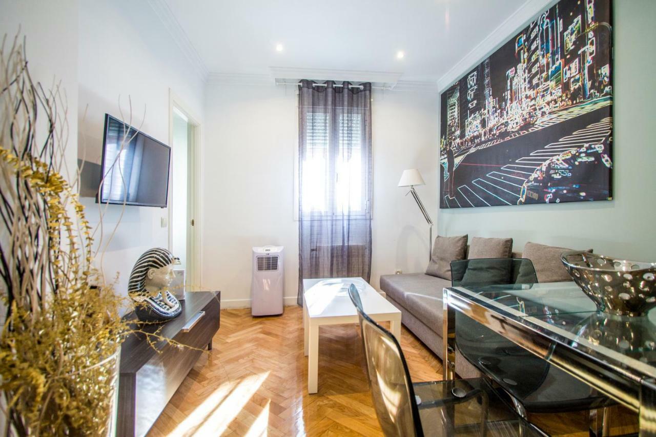 Apartamentos Dali Madrid Exterior photo